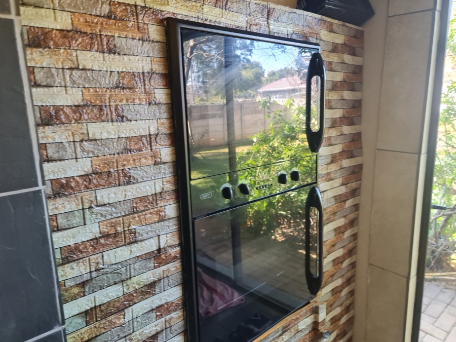 3 Bedroom Property for Sale in Protea Park North West